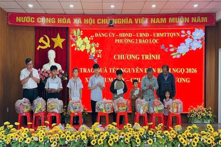 Lâm Đồng: Phường 2 Bảo Lộc tổ chức chương trình “Xuân sum vầy - Chia sẻ yêu thương”