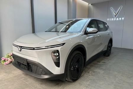 Gia đình Việt tiết kiệm cả trăm triệu đồng khi “chốt kèo” VinFast VF MPV 7 trước Tết