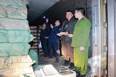 Bắc Ninh: Thu giữ hơn 6 tấn lạp xưởng không rõ nguồn gốc