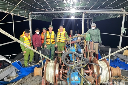 Quảng Ninh: Bắt quả tang phương tiện khai thác thủy sản bằng phương thức tận diệt