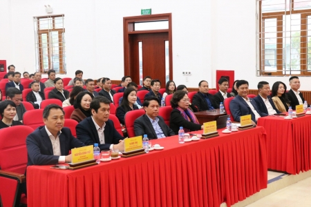 Thống đốc Ngân hàng Nhà nước Việt Nam thăm, tặng quà các gia đình người có công tỉnh Sơn La