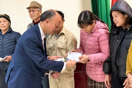 Hiệp hội Doanh nghiệp tỉnh Thanh Hóa trao nhiều phần quà Tết cho hộ nghèo, hộ có hoàn cảnh đặc biệt khó khăn