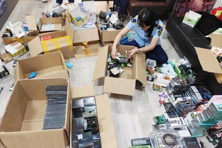 Cần Thơ: Phát hiện số lượng lớn sản phẩm thuốc lá điện tử nhập lậu