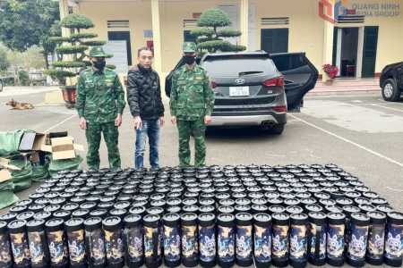 Bắt giữ vụ vận chuyển 224 bình khí cười tại khu vực biên giới Hoành Mô