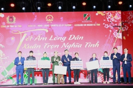 “Tết ấm lòng dân - Xuân trọn nghĩa tình”