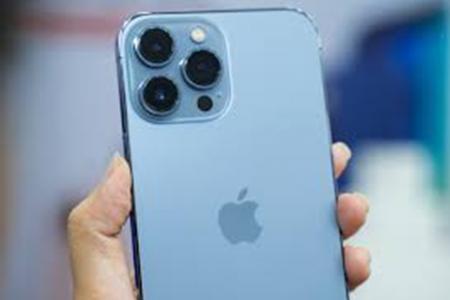 iPhone 13 giảm giá xuống mức 11,9 triệu đồng phục vụ thị trường Tết Nguyên đán 2026