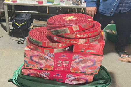Hải quan Ma Lù Thàng chặn đứng vụ vận chuyển ma túy và pháo hoa nổ trái phép