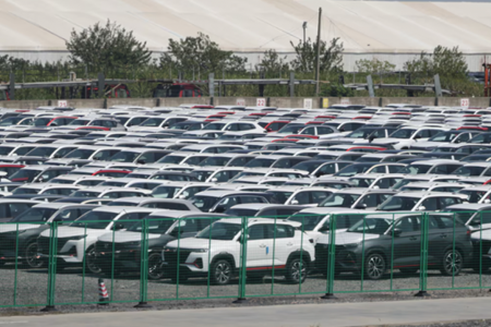 Doanh số ô tô Việt Nam sụt giảm trong tháng đầu năm 2026