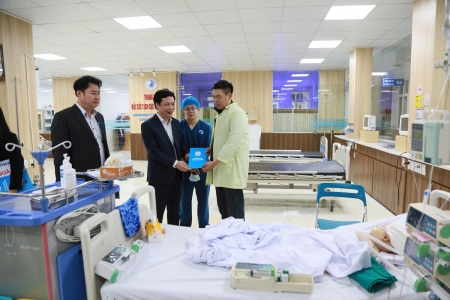 BHXH thành phố Hải Phòng thăm, tặng quà Tết cho bệnh nhân bảo hiểm y tế có hoàn cảnh khó khăn