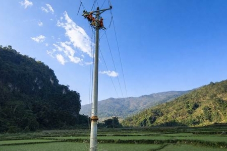Điện lực Điện Biên nâng cao năng lực vận hành lưới điện khu vực trung tâm xã Tủa Chùa