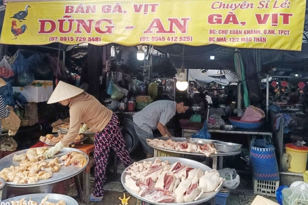 Cần Thơ: Chợ Tết bắt đầu nhộn nhịp, thực phẩm tăng giá