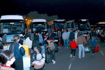 Hà Nội: Tổ chức 26 chuyến xe miễn phí đưa 1.200 công nhân về quê đón Tết