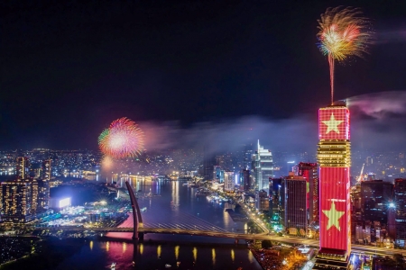 TP. HCM điều chỉnh giao thông, cấm nhiều tuyến đường phục vụ chương trình bắn pháo hoa đêm Giao thừa