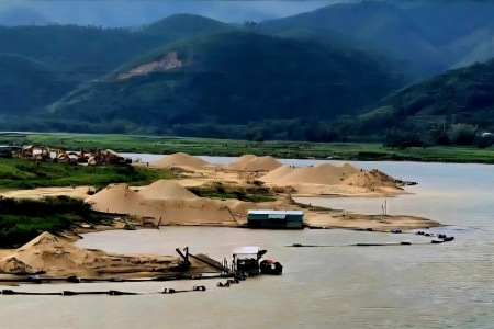 Đà Nẵng phê duyệt đấu giá quyền khai thác 14 khu vực khoáng sản