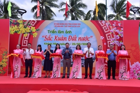 Khánh Hòa: Khai mạc triển lãm ảnh “Sắc xuân Đất nước và Hoạt động gian hàng tết