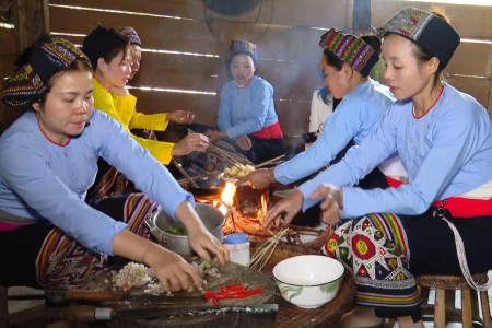Ẩm thực Tết người Thái xứ Thanh: Đậm đà và thiêng liêng