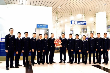 Hải quan khu vực III: Hoạt động xuất nhập khẩu thông suốt trong ngày đầu năm mới