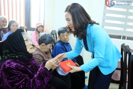 Phó Chủ tịch UBND tỉnh Quảng Ninh Nguyễn Thị Hạnh thăm, chúc Tết Trung tâm Trợ giúp xã hội tỉnh