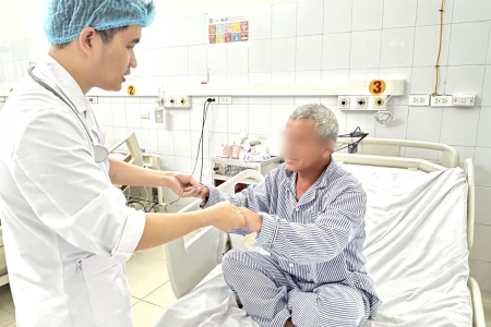 Quảng Ninh: Cấp cứu thành công hai trường hợp nguy kịch do ngộ độc cá nóc