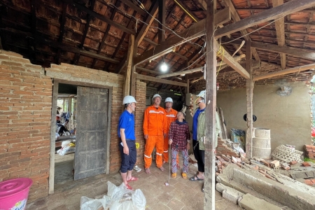 “Chiến dịch Quang Trung”: Khôi phục nhà đến đâu, điện có tới đó