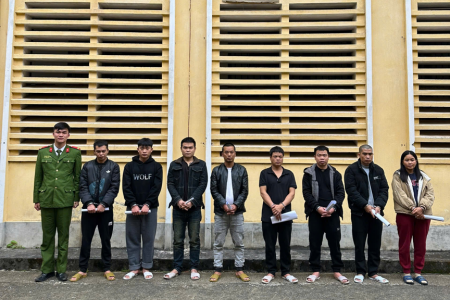 Lạng Sơn: Khởi tố 8 đối tượng vận chuyển trái phép hơn 1 tấn xúc xích qua biên giới