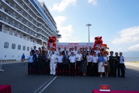 Khánh Hòa đón chuyến tàu biển quốc tế Seven Seas Explorer ngày đầu Xuân