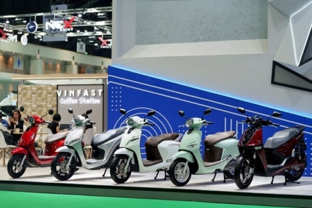 Cuộc đua hạ tầng: Khi trạm sạc và tủ đổi pin trở thành "xương sống" của thị trường