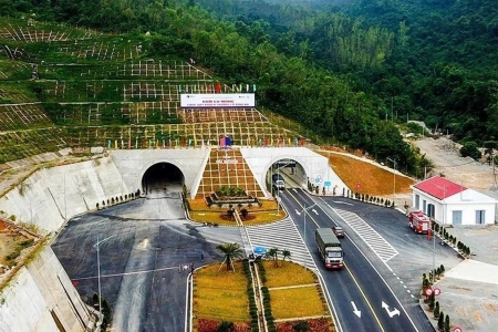 Bộ Xây dựng phê duyệt hơn 900 tỷ đồng hoàn thiện hầm Cù Mông trên cao tốc Bắc - Nam