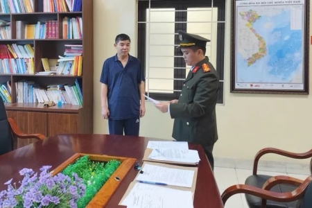 Phú Thọ: Khởi tố 2 bị can sản xuất, tiêu thụ giấy khám sức khỏe giả