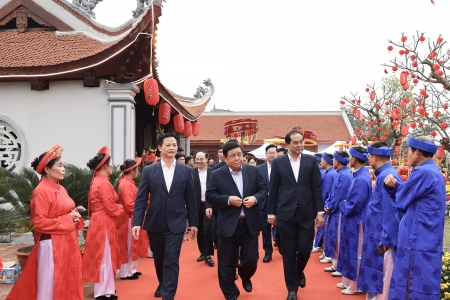 Phó Thủ tướng Nguyễn Chí Dũng dự khai mạc Lễ hội "Vạn Xuân khai Quốc"