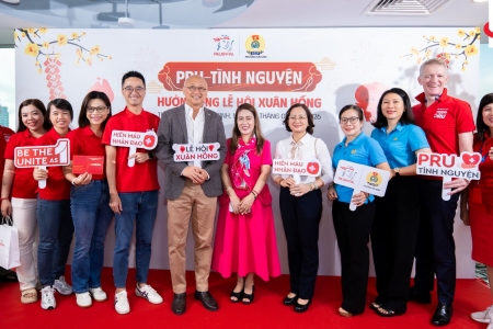 Tập thể nhân viên, tư vấn viên Prudential khởi đầu năm mới ý nghĩa bằng hoạt động hiến máu