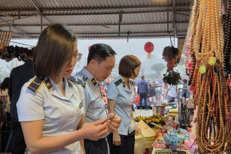 Hà Nội: Tăng cường công tác kiểm tra, giám sát hàng hóa tại lễ hội Chùa Hương
