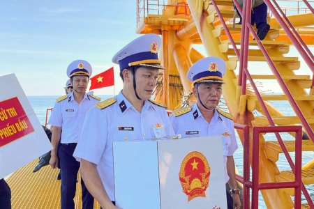 Ngày hội non sông đến sớm trên Biển Đông