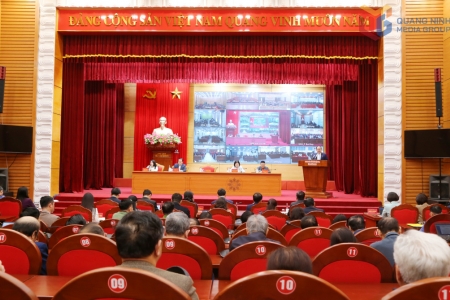 Hội nghị tiếp xúc giữa cử tri với người ứng cử ĐBQH khóa XVI ở Quảng Ninh