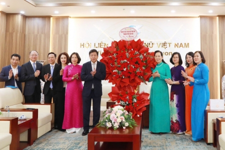 Lãnh đạo Hà Nội ghi nhận vai trò của phụ nữ Thủ đô nhân Ngày Quốc tế Phụ nữ 8/3