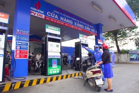 Áp lực nguồn cung dồn về hệ thống PVOIL, kiến nghị điều chỉnh giá xăng dầu theo ngày