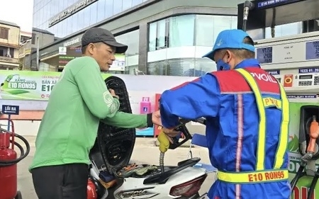 Công an TP. HCM khuyến cáo người dân không nên tích trữ xăng dầu trong nhà vì tiềm ẩn nguy cơ cháy nổ cao