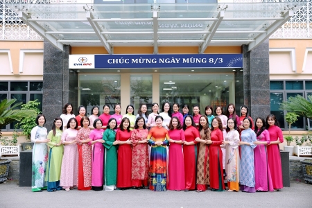 Về Điện Biên ngắm hoa ban trắng, ghé ngành Điện ngắm áo dài xuân