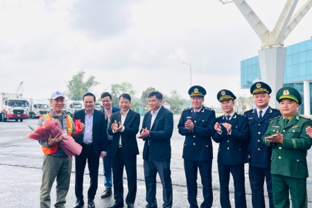 Chính thức thí điểm thông quan hàng hóa vào cuối tuần tại khu vực cầu Bắc Luân II