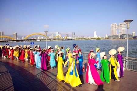 Phụ nữ thành phố Đà Nẵng hưởng ứng “Tuần lễ áo dài” năm 2026