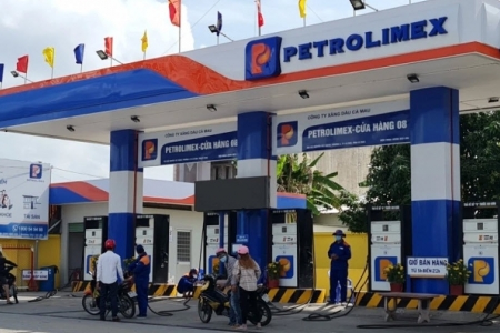 Đề xuất để doanh nghiệp tự công bố giá xăng dầu, bình ổn khi giá tăng từ 20%