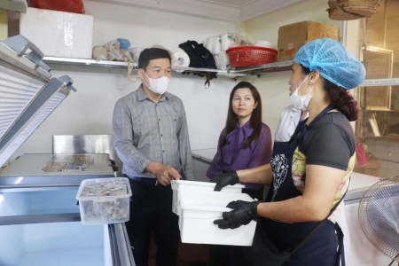 Hà Nội siết chặt kiểm tra an toàn thực phẩm tại khu vực lễ hội và dịch vụ ăn uống