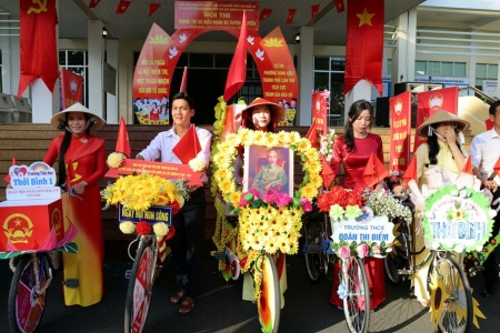 Cần Thơ: Tưng bừng hội thi trang trí, diễu hành xe tuyên truyền chào mừng ngày bầu cử