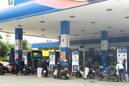 Đà Nẵng: Cần có biện pháp tạm dừng bán xăng, dầu qua can, phuy mang về