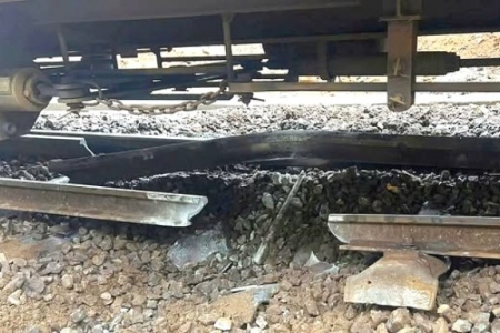 Đường sắt Bắc - Nam bị gián đoạn trên đèo Hải Vân