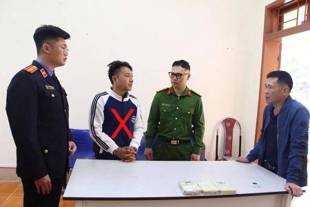 Sơn La: Bắt giữ đối tượng vận chuyển trái phép 3 bánh heroin