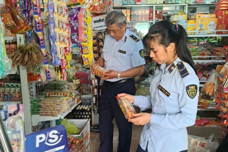 Đội QLTT số 3 Lào Cai tăng cường kiểm tra, kiểm soát thị trường trong đợt cao điểm