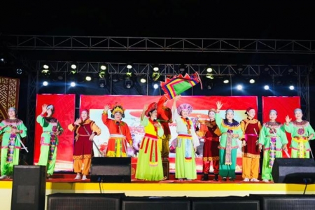 Rực rỡ sắc màu văn hóa trong đêm giao lưu văn nghệ Lễ hội Đền Đức Hoàng 2026
