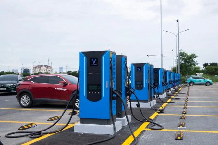 V-Green xây dựng 99 siêu trạm sạc trên toàn quốc