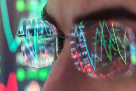 Chứng khoán phiên sáng 18/3: Cổ phiếu VIC trở lại, VN-Index nới đà tăng